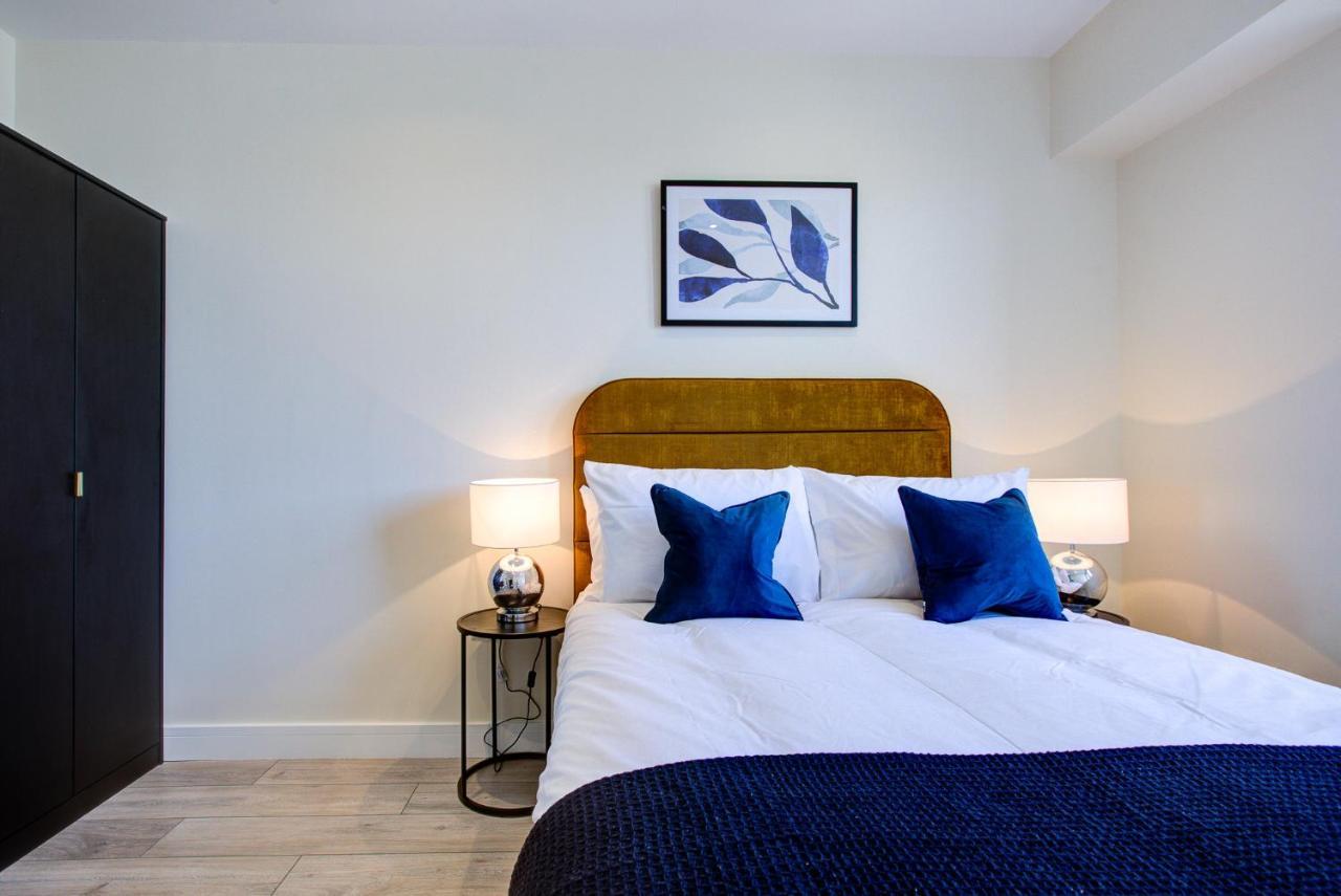 Hybrid Resi - London, Sutton With Onsite Car Parking Apartment Cheam Exterior photo