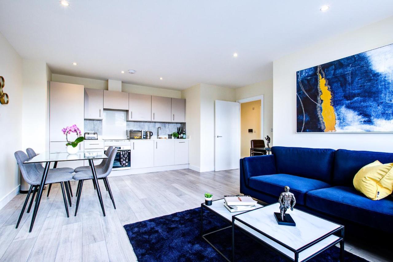 Hybrid Resi - London, Sutton With Onsite Car Parking Apartment Cheam Exterior photo