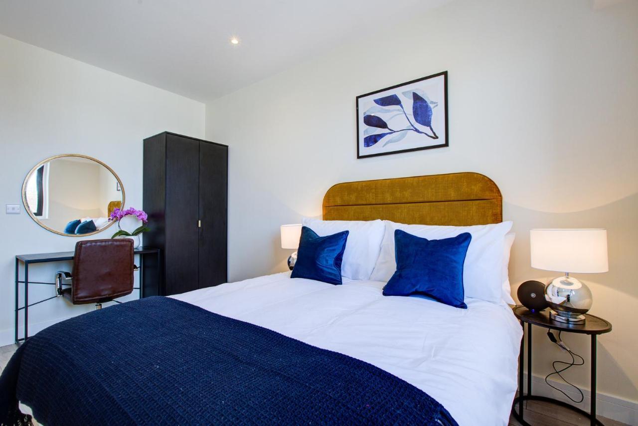 Hybrid Resi - London, Sutton With Onsite Car Parking Apartment Cheam Exterior photo